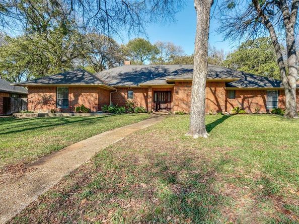 737  Newport Road , Fort Worth Texas 76120