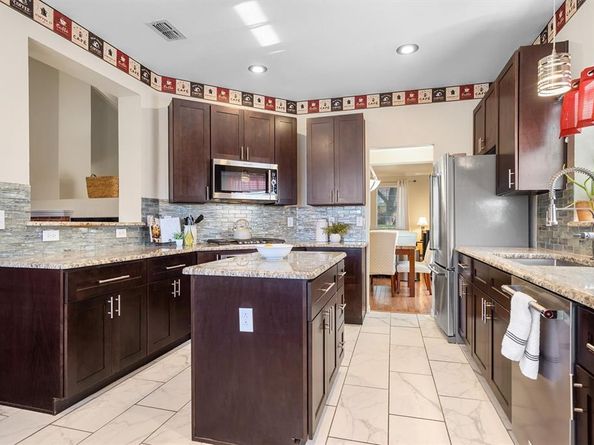 1017  Tanglewood Lane , Flower Mound Texas 75028