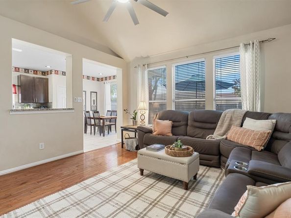 1017  Tanglewood Lane , Flower Mound Texas 75028