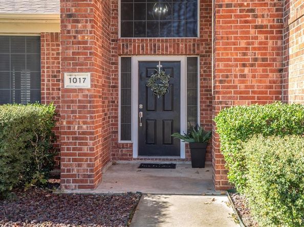 1017  Tanglewood Lane , Flower Mound Texas 75028