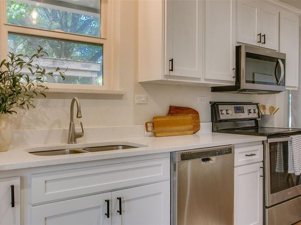 2606 W 12th Street , Dallas Texas 75211