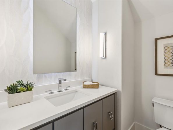 661  Harter Road , Dallas Texas 75218