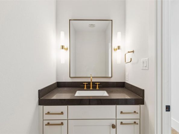 661  Harter Road , Dallas Texas 75218