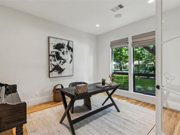 661  Harter Road , Dallas Texas 75218