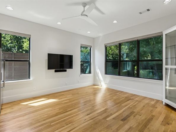 661  Harter Road , Dallas Texas 75218