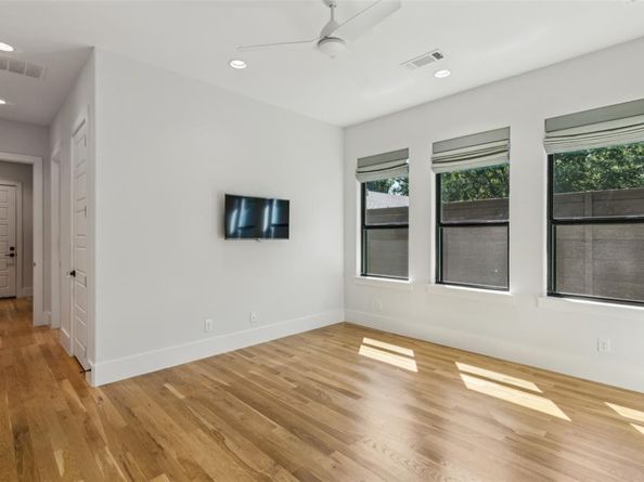 661  Harter Road , Dallas Texas 75218