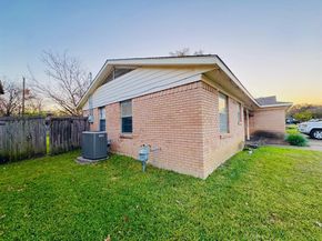 2126  Brookshire Street , Arlington Texas 76010