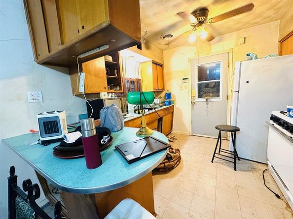 2126  Brookshire Street , Arlington Texas 76010