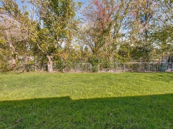 1820  Emerald Drive , Irving Texas 75060