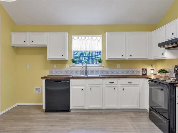 10212  Brea Canyon Road , Fort Worth Texas 76108