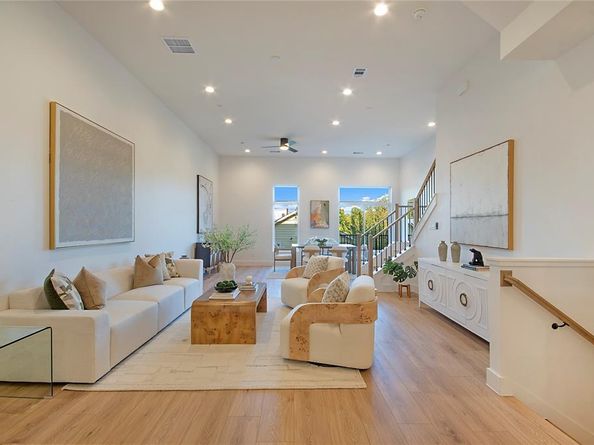 2203  Hondo Avenue  103, Dallas Texas 75219