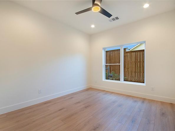2203  Hondo Avenue  103, Dallas Texas 75219