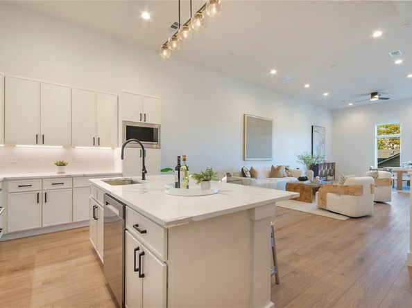 2203  Hondo Avenue  103, Dallas Texas 75219