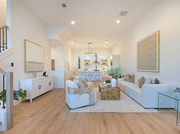 2203  Hondo Avenue  103, Dallas Texas 75219