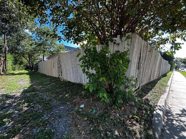 4301  Roseland Avenue , Dallas Texas 75204