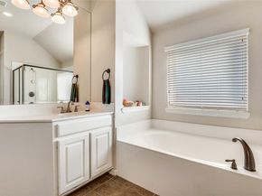 626  Saddlebrook  , DeSoto Texas 75115