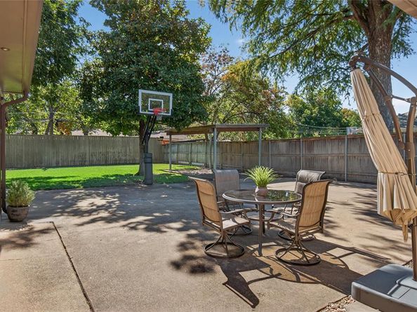 6842  Arboreal Drive , Dallas Texas 75231