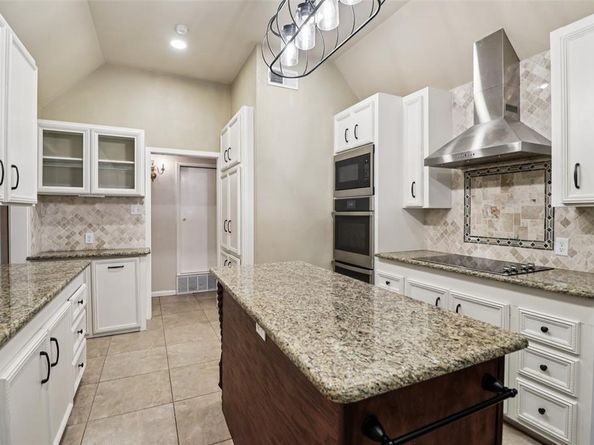 4212 SW Loop 820  , Fort Worth Texas 76109