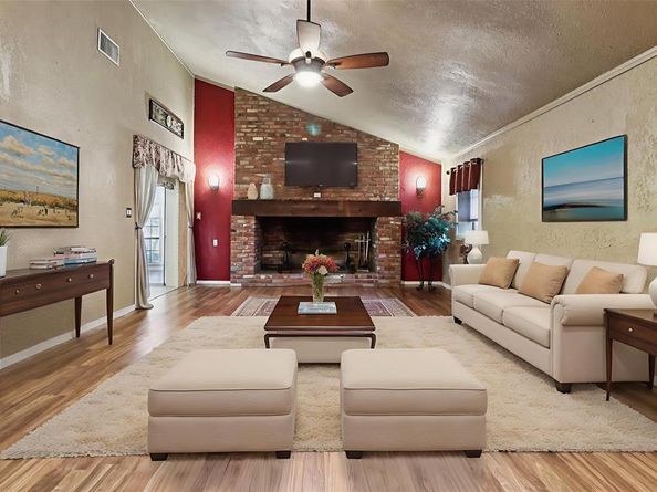4212 SW Loop 820  , Fort Worth Texas 76109