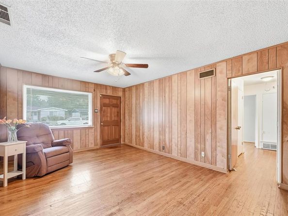 3130  Healey Drive , Dallas Texas 75228