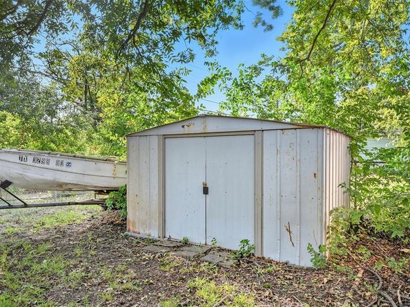 3130  Healey Drive , Dallas Texas 75228