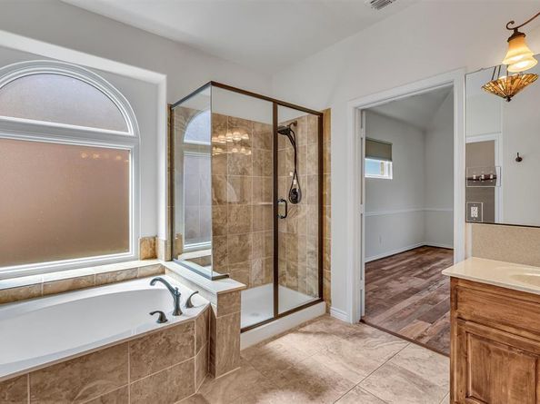 1001  Bell Oak Drive , Kennedale Texas 76060