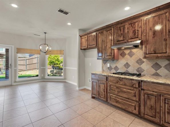 1001  Bell Oak Drive , Kennedale Texas 76060
