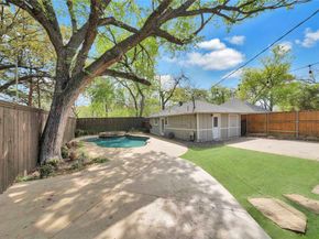 930 N Clinton Avenue , Dallas Texas 75208