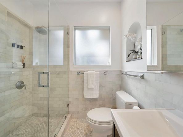 930 N Clinton Avenue , Dallas Texas 75208