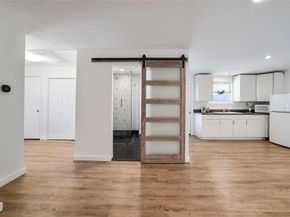 930 N Clinton Avenue , Dallas Texas 75208