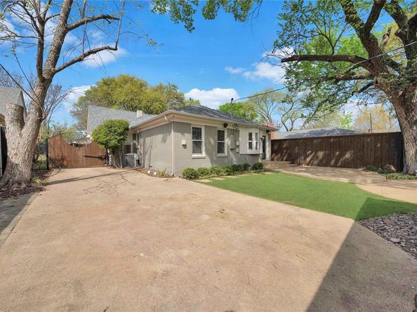 930 N Clinton Avenue , Dallas Texas 75208