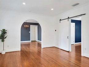 930 N Clinton Avenue , Dallas Texas 75208
