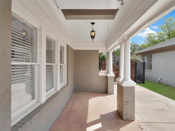 930 N Clinton Avenue , Dallas Texas 75208