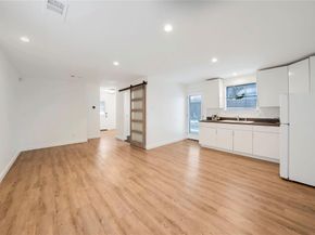 930 N Clinton Avenue , Dallas Texas 75208