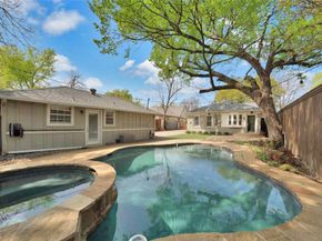930 N Clinton Avenue , Dallas Texas 75208