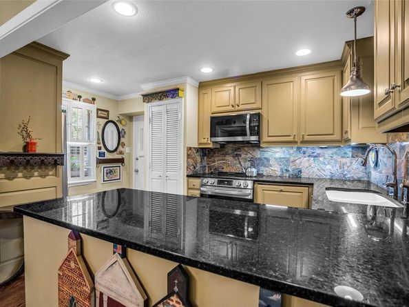 6345  Bandera Avenue  A/11, Dallas Texas 75225