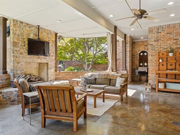 14820  Bellbrook Drive , Addison Texas 75254