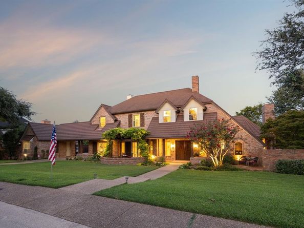 14820  Bellbrook Drive , Addison Texas 75254