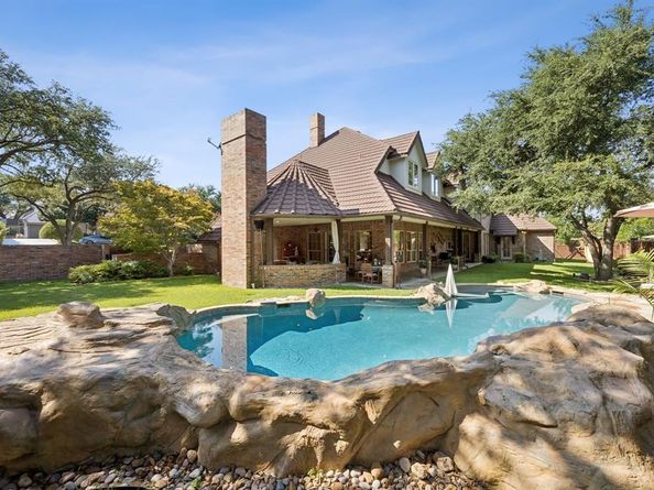 14820  Bellbrook Drive , Addison Texas 75254