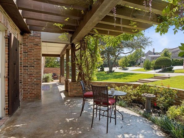 14820  Bellbrook Drive , Addison Texas 75254