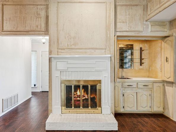 1554 N Valley Parkway , Lewisville Texas 75077