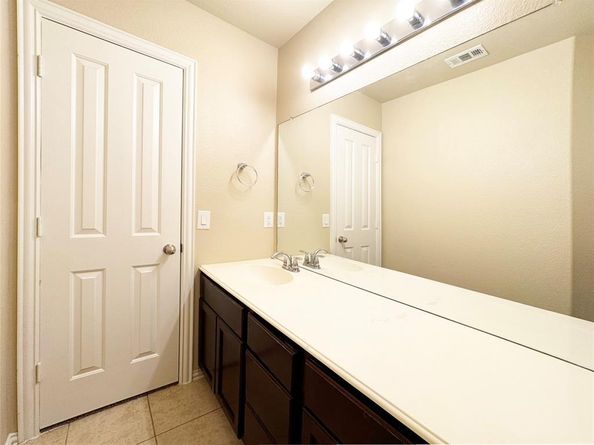 1809  Sparrow Lane , Aubrey Texas 76227