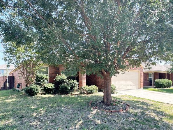 1809  Sparrow Lane , Aubrey Texas 76227