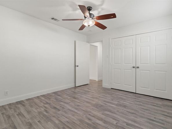 2209 & 2211  Barbell Lane , Fort Worth Texas 76111