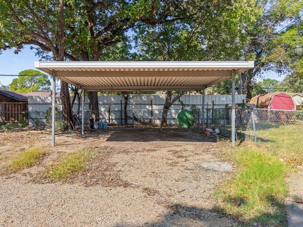 2209 & 2211  Barbell Lane , Fort Worth Texas 76111