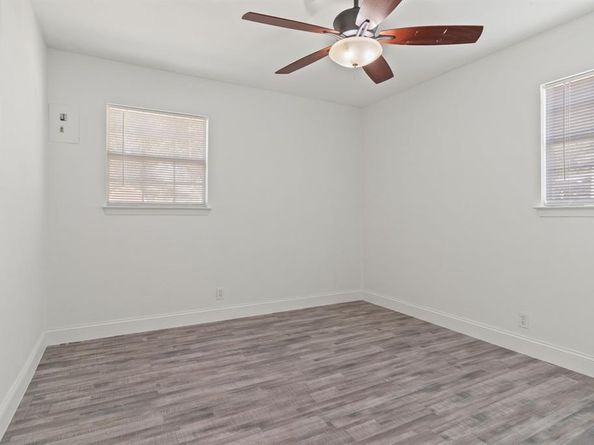 2209 & 2211  Barbell Lane , Fort Worth Texas 76111