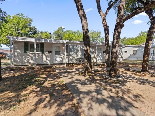 2209 & 2211  Barbell Lane , Fort Worth Texas 76111