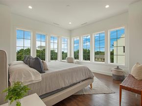 1029  Mobile Street , Dallas Texas 75208