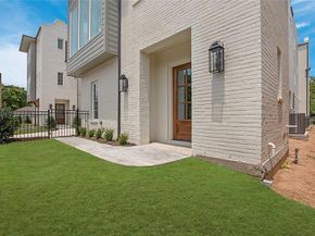 1029  Mobile Street , Dallas Texas 75208