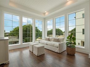 1029  Mobile Street , Dallas Texas 75208